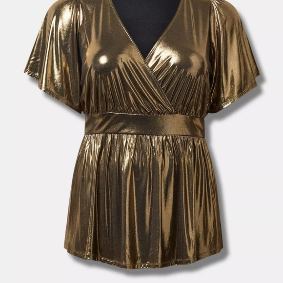 TORRID Liquid Shine Surplice Peplum Top: GOLD: NEW WITH TAGS: SIZE 2-2X - Picture 4 of 4